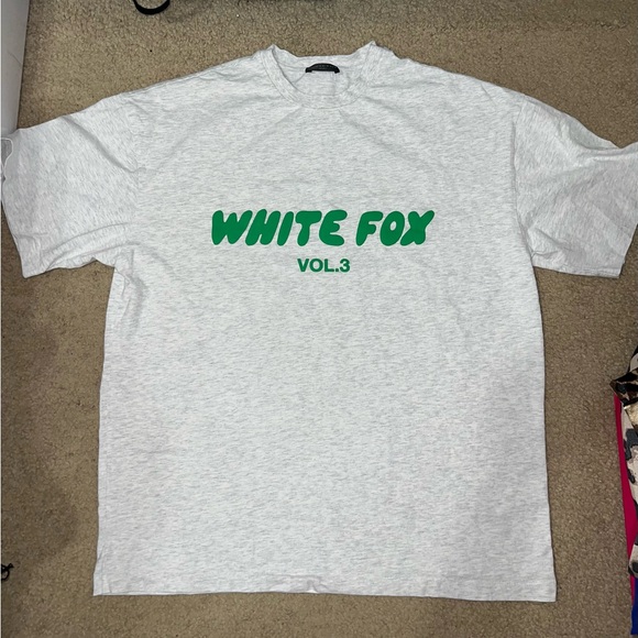 White Fox Boutique Volume 3 Tee Shirt & Biker Shorts - Picture 11 of 16